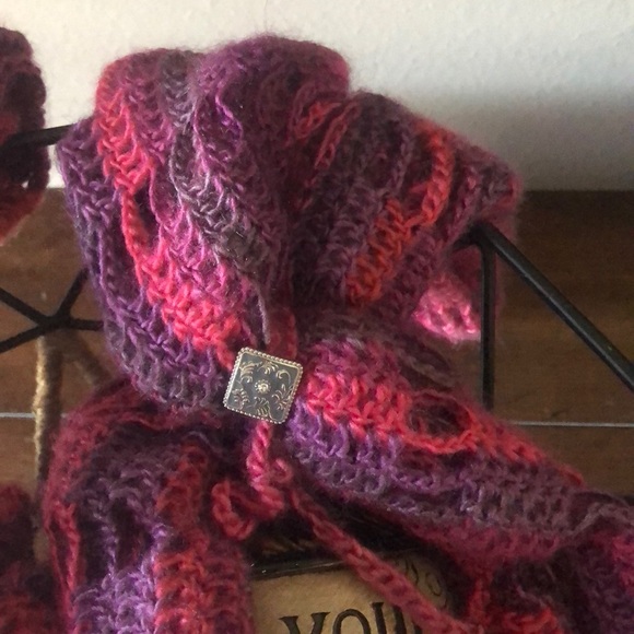 Beautiful Handmade Scarves 🧣 - Picture 4 of 4